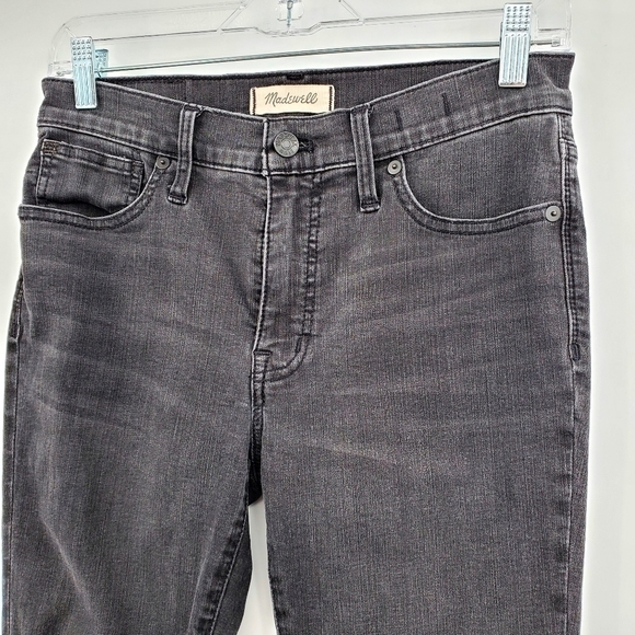 Madewell Petite 9" Mid-Rise Skinny Jeans in Black Sea - Picture 5 of 13